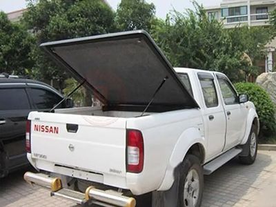 What Types of Pickup Truck Bed Covers Are There?